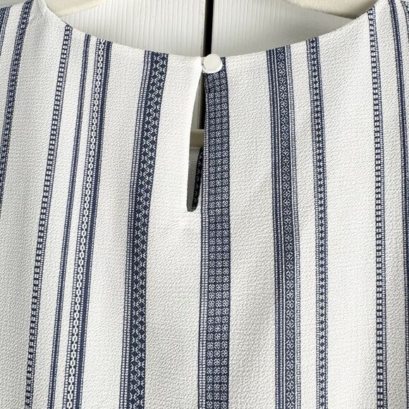 Monteau Sleeveless Blouse Size XL Blue White Stripe Flutter Sleeves - Picture 4 of 10